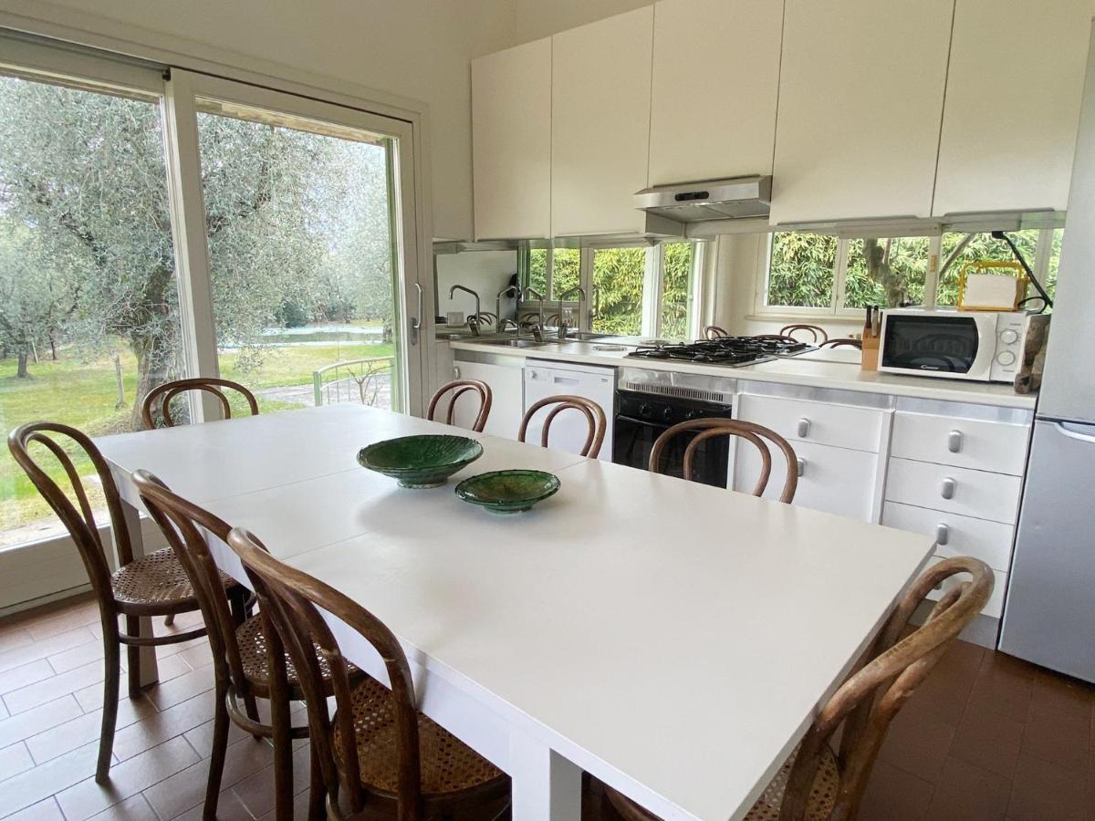 Villa Sweet Flower - With Private Pool And Garden Manerba del Garda Eksteriør billede